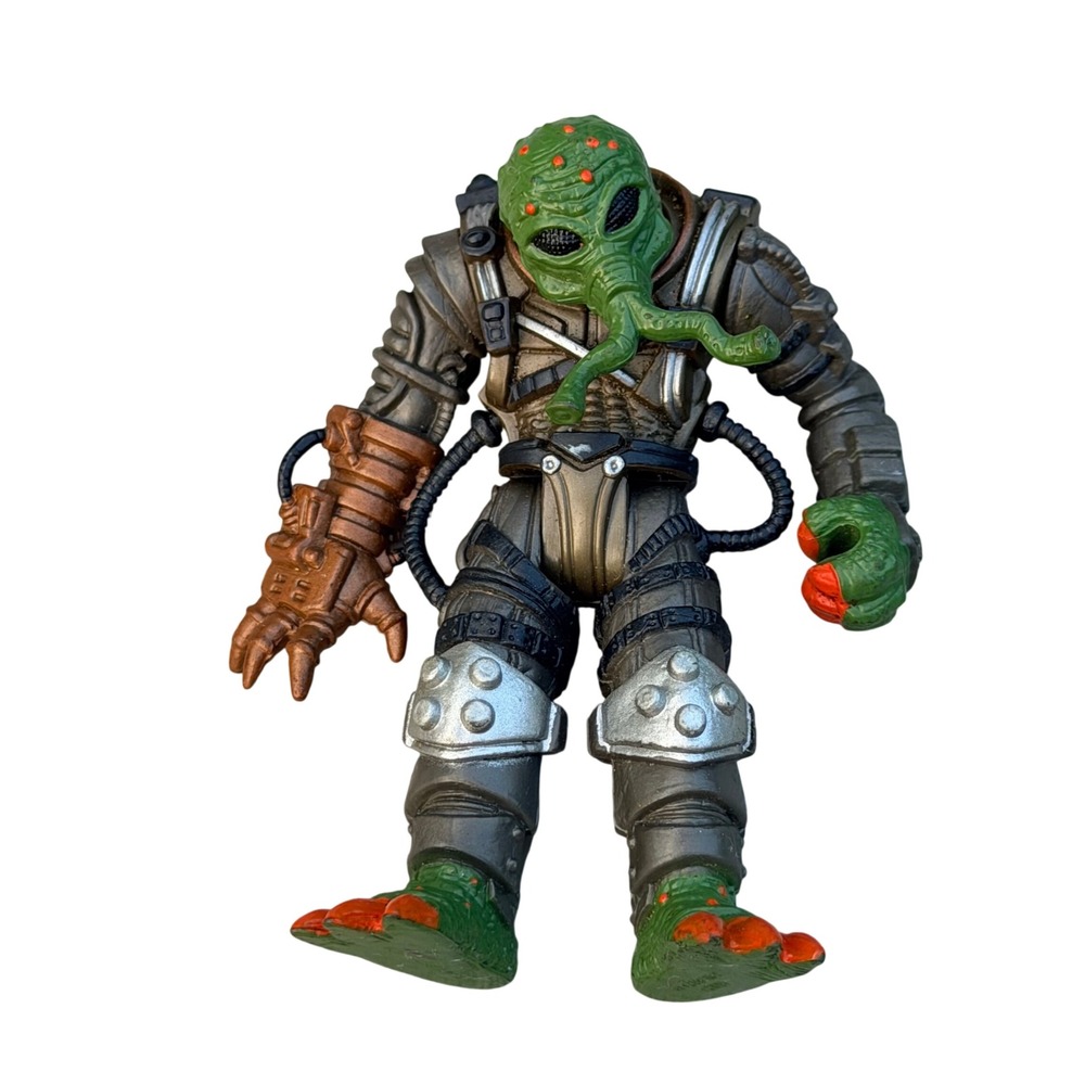 Chap Mei Alien Action Figure Space Quest Gray Green Bronze Armor Sci-Fi Vintage